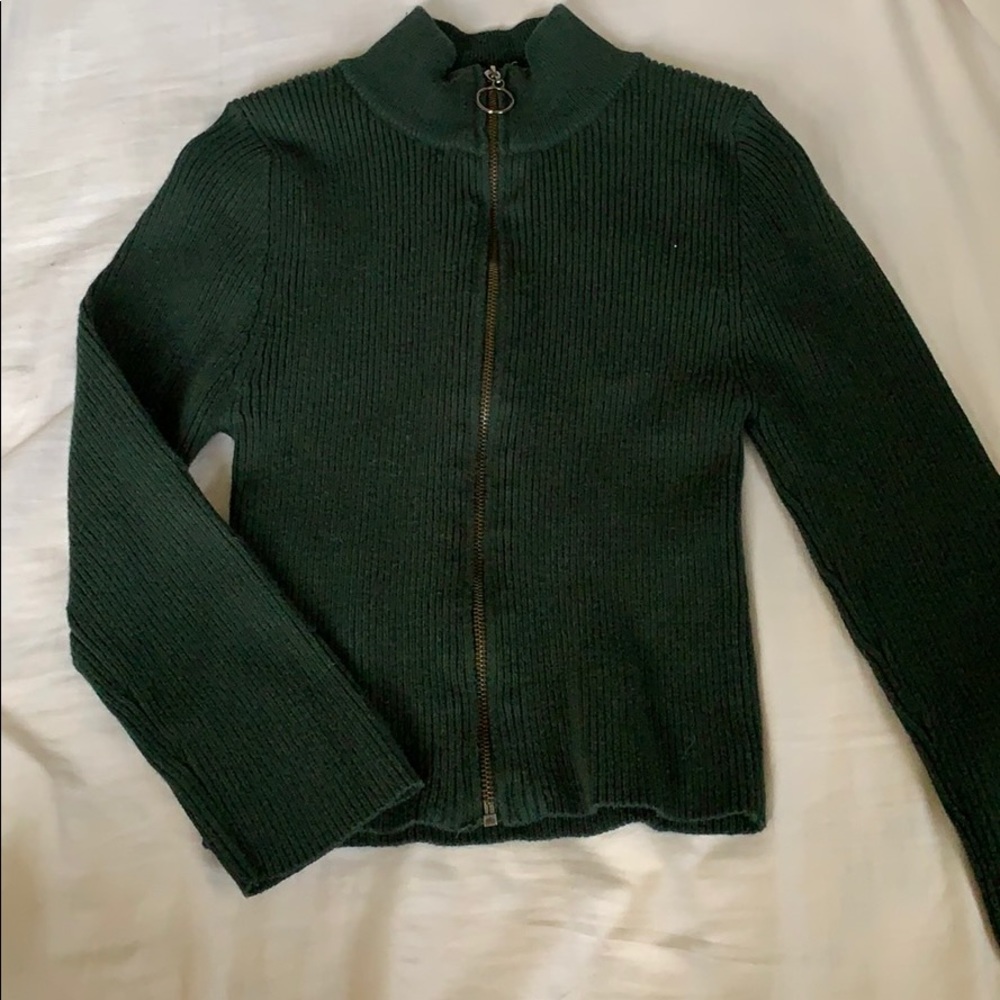 Green ribbed cropped top
